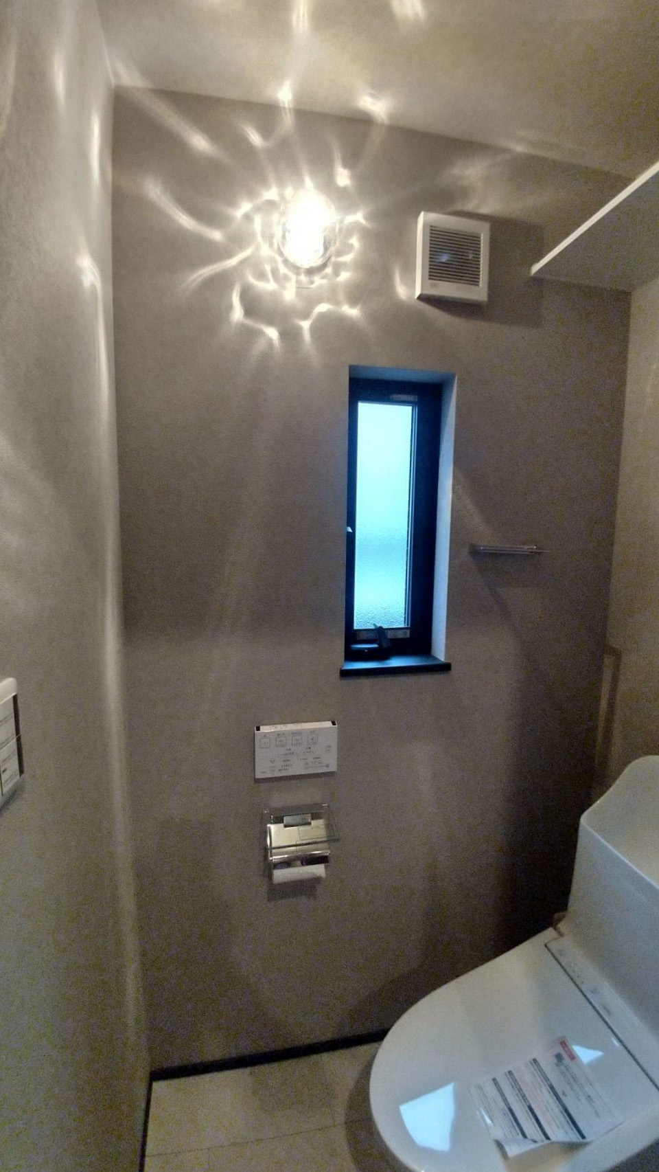 M様邸　トイレ照明